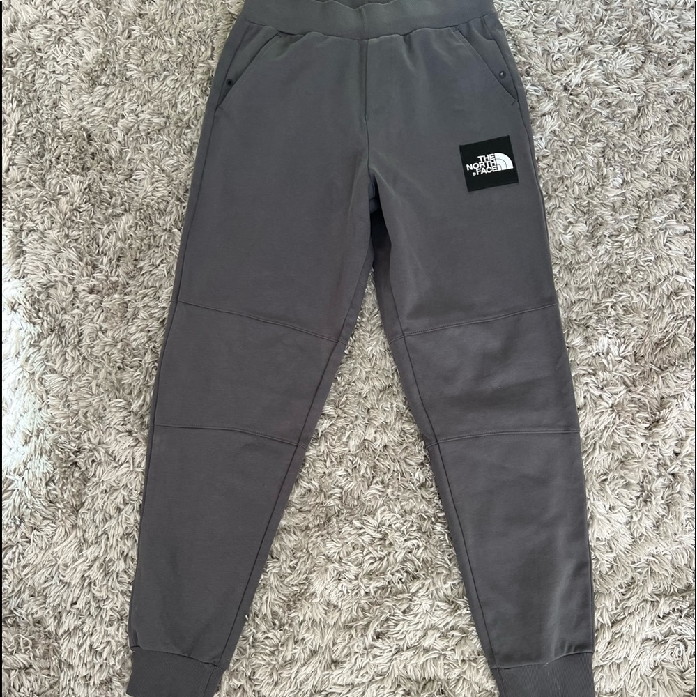Gray Small Mens Northface sweats.